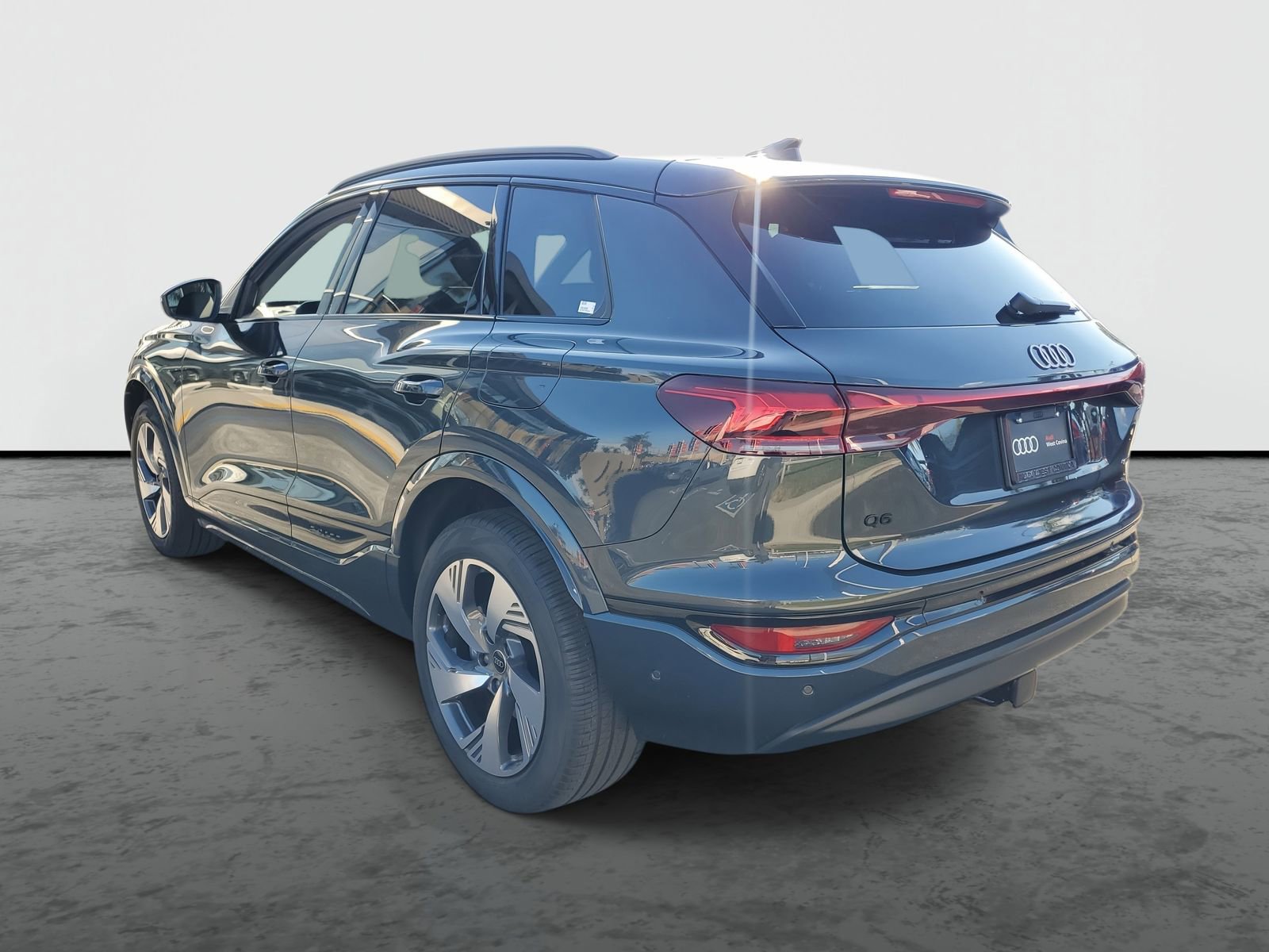 New 2025 Audi Q6 e-tron Premium image 3