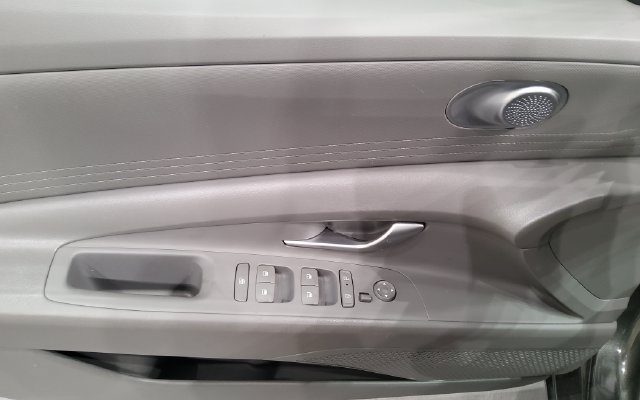 Used 2024 Hyundai Elantra SEL FWD image 29