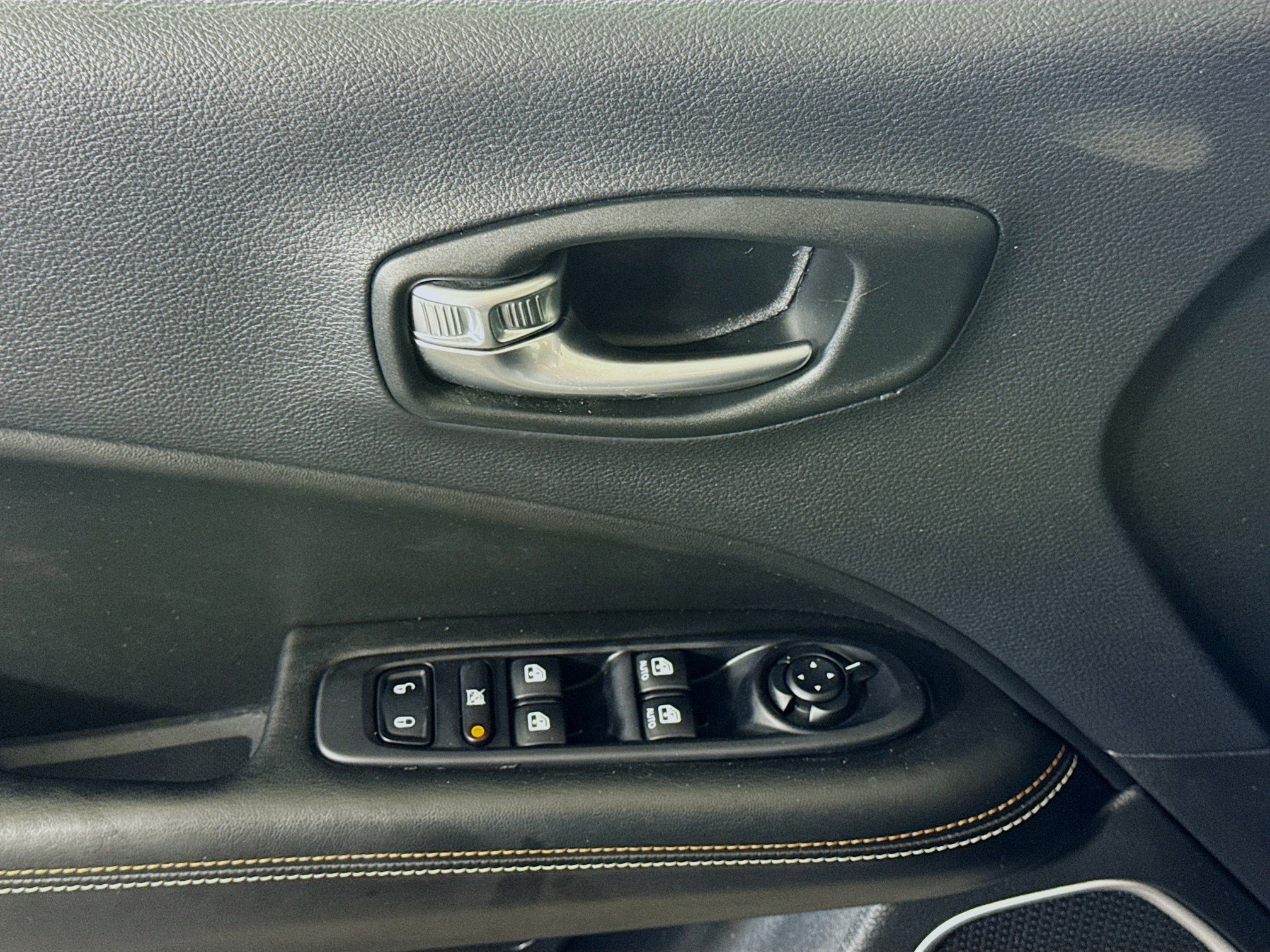 Used 2019 Jeep Compass Sport w/ Cold Weather Group image 23