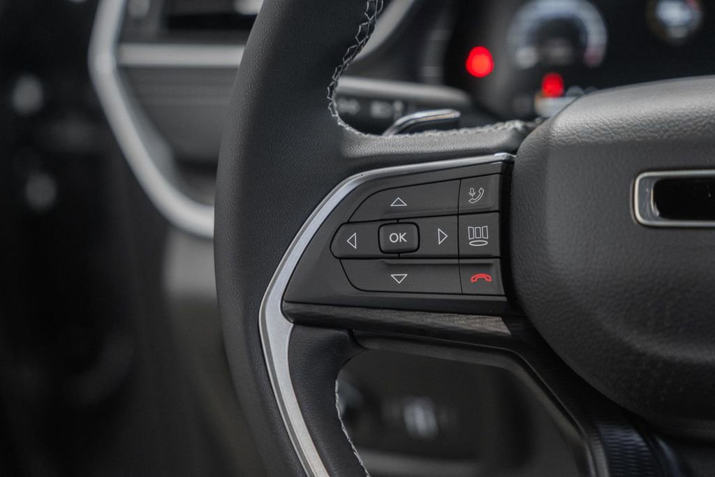 New 2025 Jeep Grand Cherokee L Altitude image 28