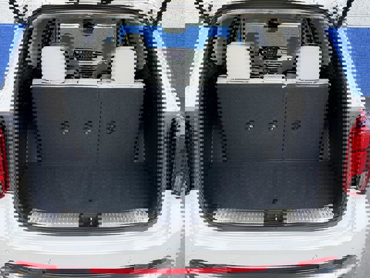 Used 2024 Hyundai Palisade Calligraphy image 25