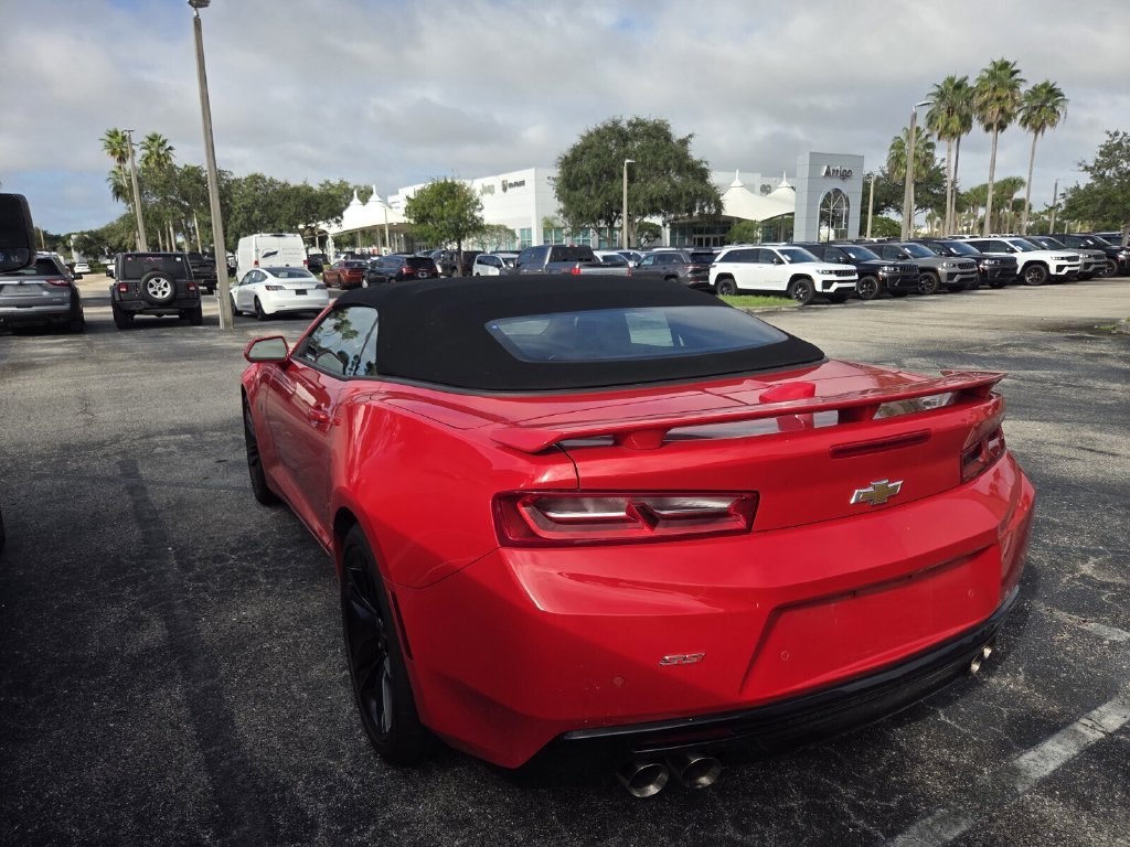 Used 2017 Chevrolet Camaro SS RWD image 4