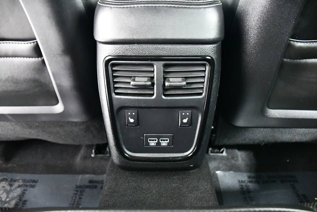 Used 2023 Chrysler 300 C RWD image 20