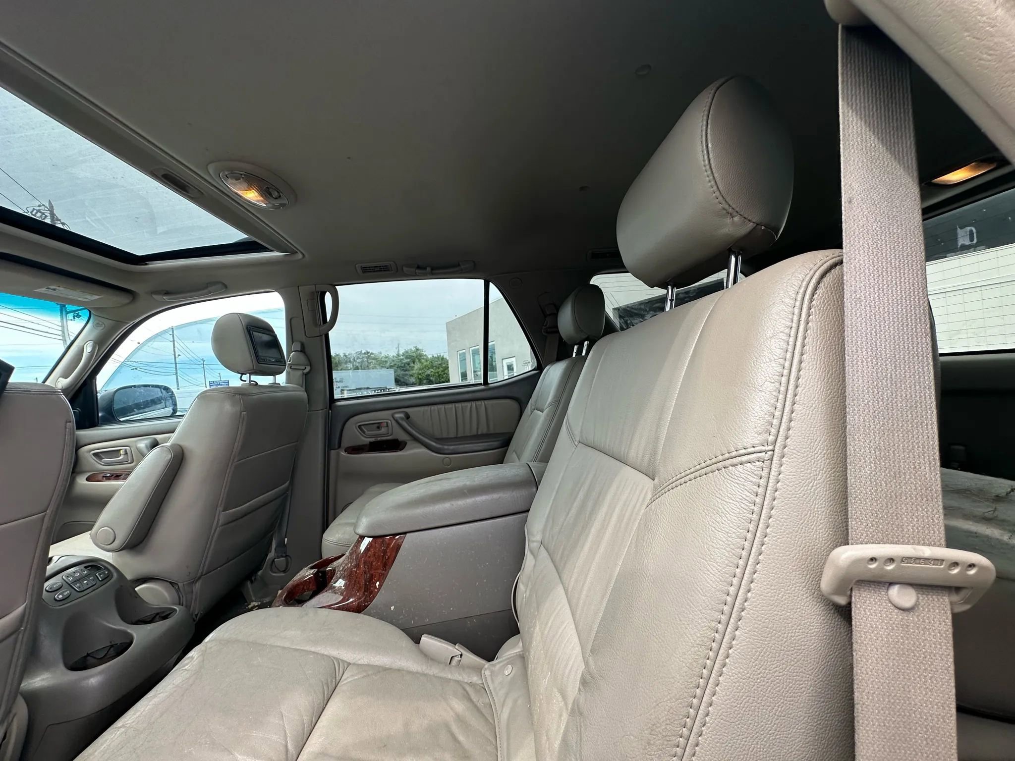 Used 2005 Toyota Sequoia Limited image 16