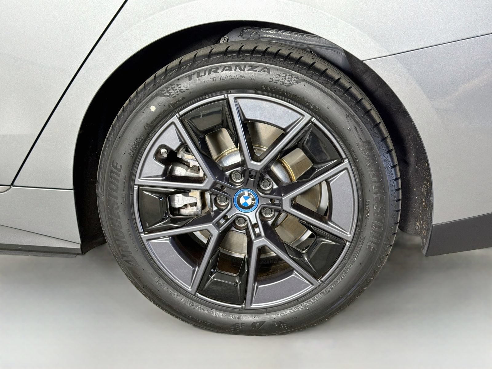 Certified 2023 BMW i4 eDrive40 w/ Premium Package RWD image 32
