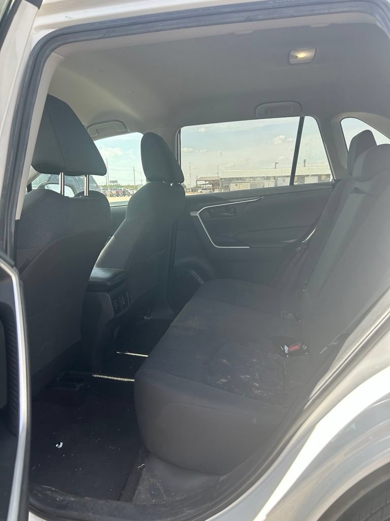 Used 2022 Toyota RAV4 LE FWD image 10