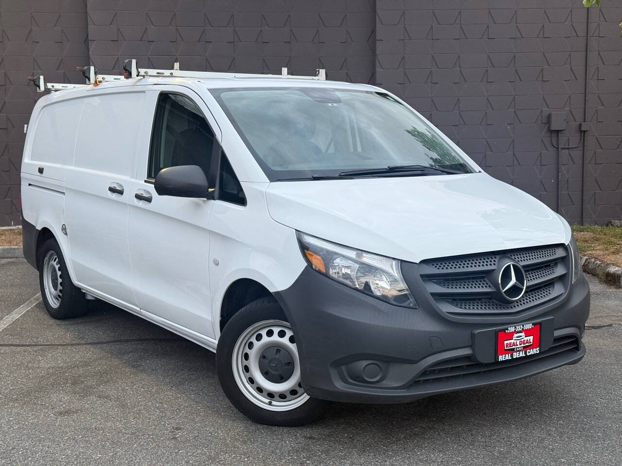 Used 2020 Mercedes-Benz Metris image 3