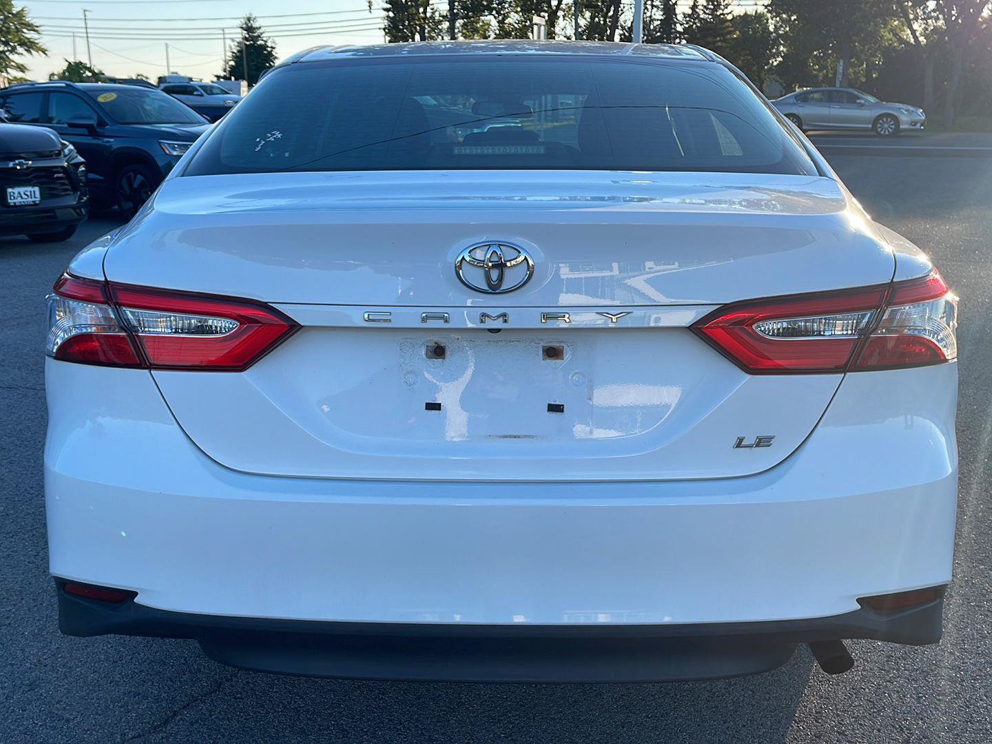 Used 2018 Toyota Camry LE FWD image 5