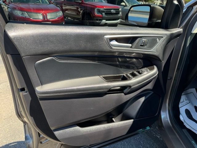 Used 2019 Ford Edge Titanium FWD image 26