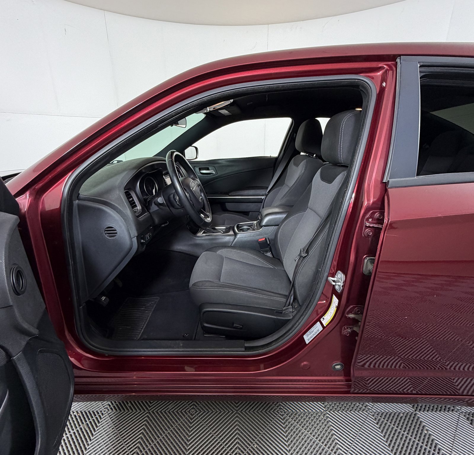 Used 2018 Dodge Charger SXT image 8