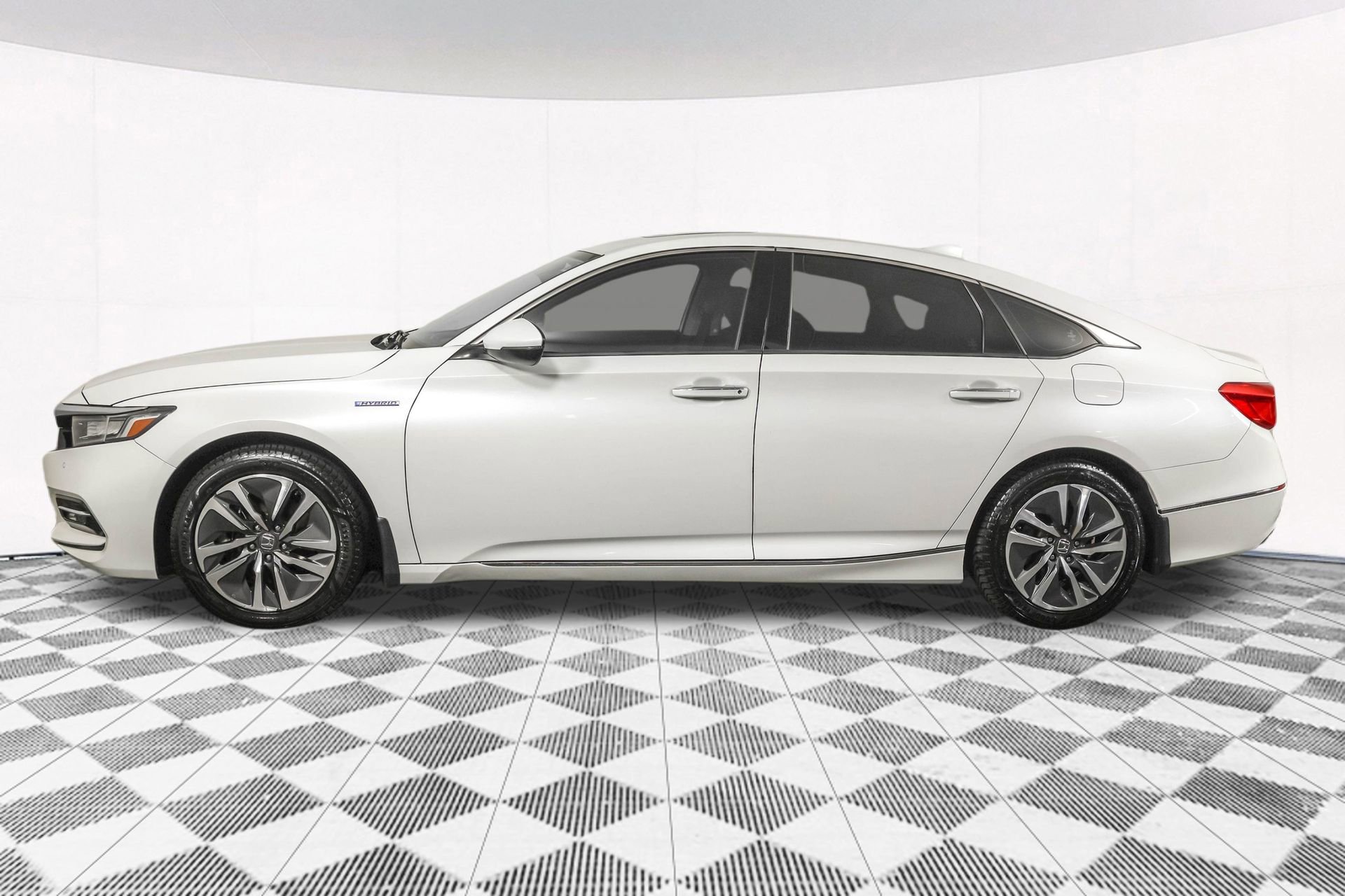 Used 2020 Honda Accord Touring image 18