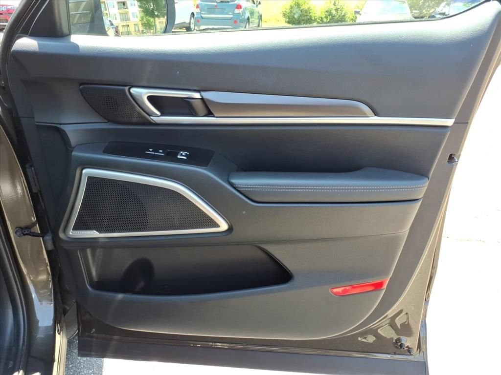 Used 2025 Kia Telluride S FWD image 29
