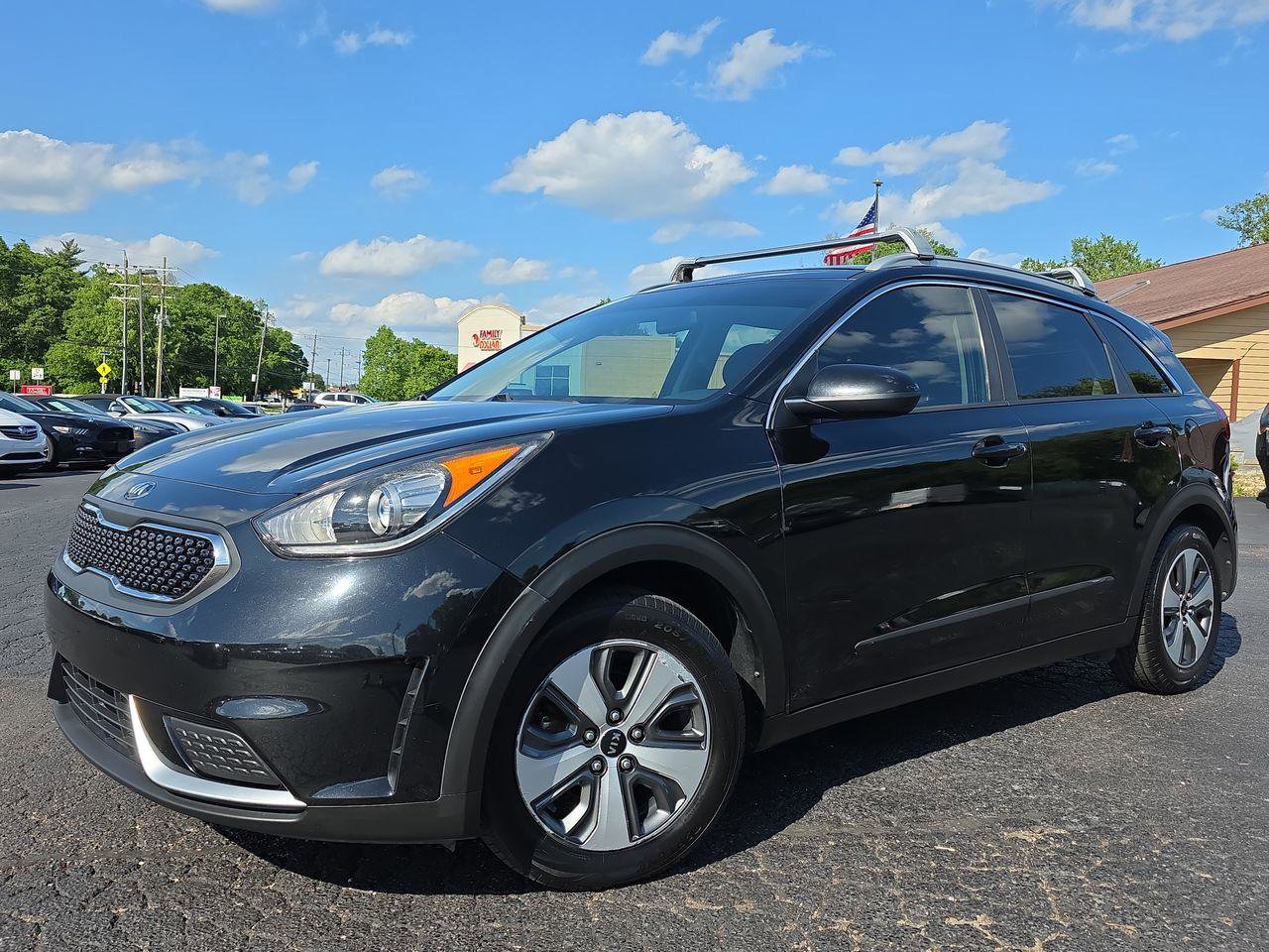 Used 2017 Kia Niro LX FWD image 1