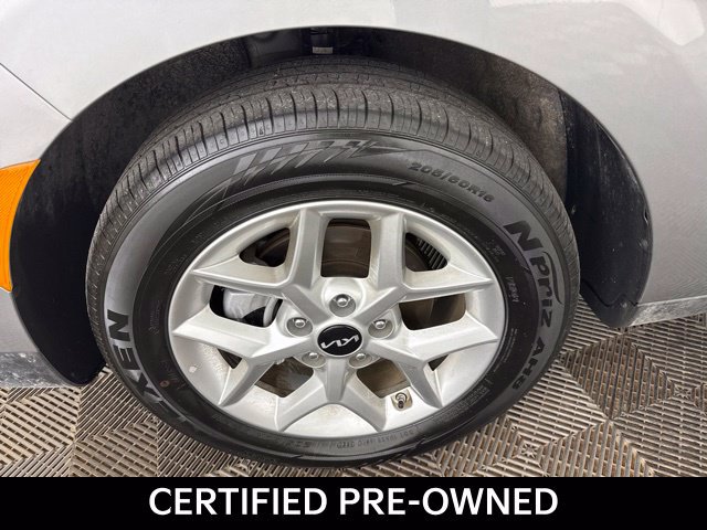 Certified 2025 Kia Soul LX FWD image 31