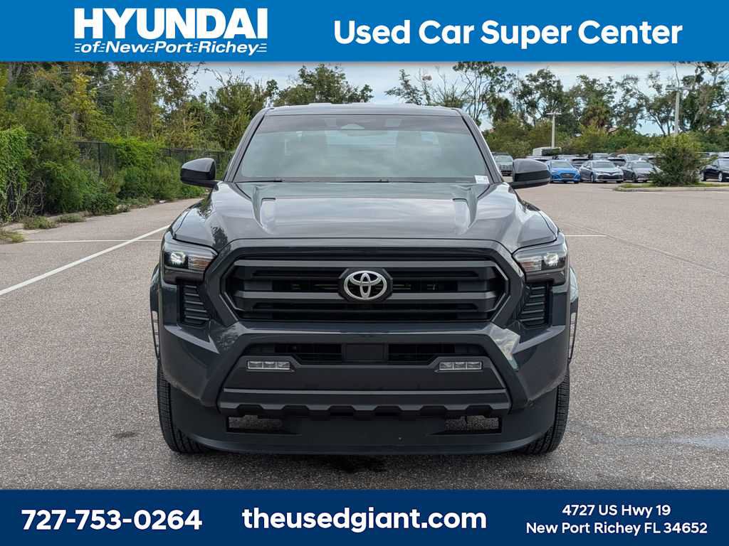 Used 2025 Toyota Tacoma SR5 RWD image 8