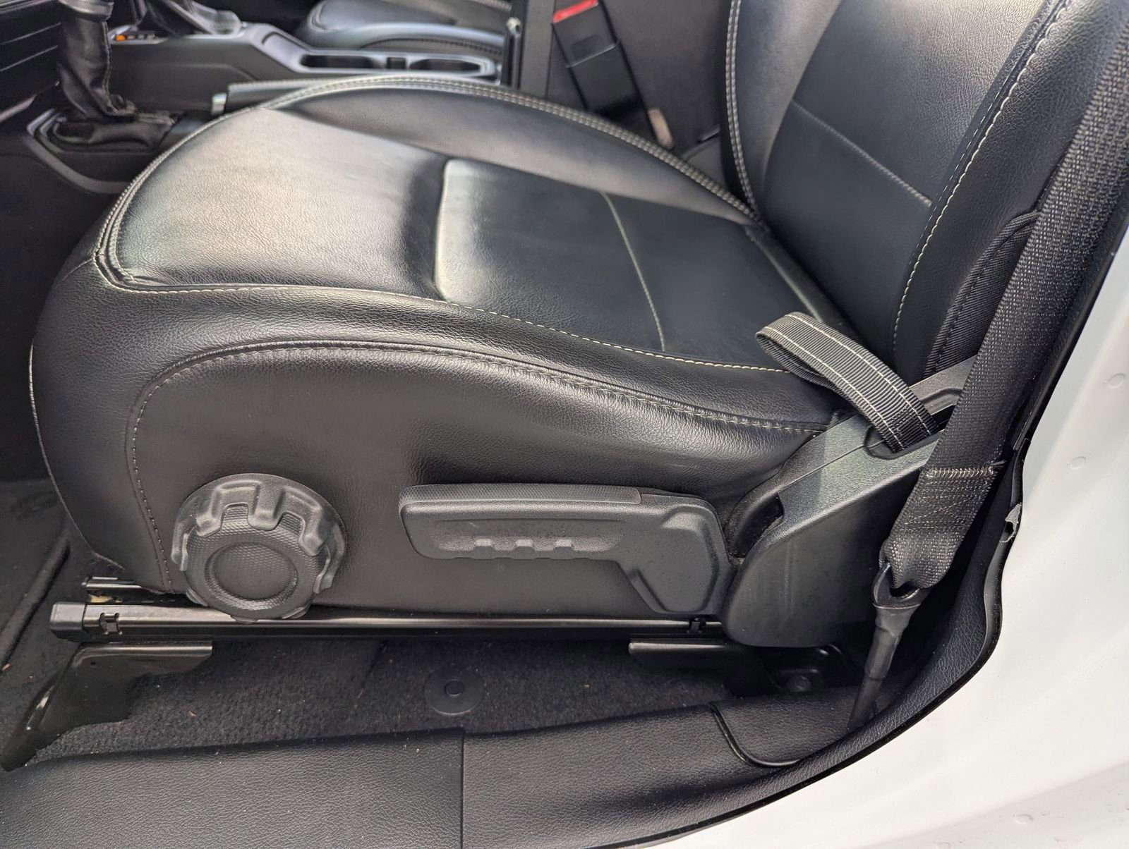 Used 2020 Jeep Wrangler Unlimited Sahara image 8