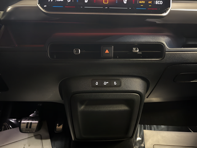 New 2025 Volkswagen ID. Buzz Pro S RWD image 14