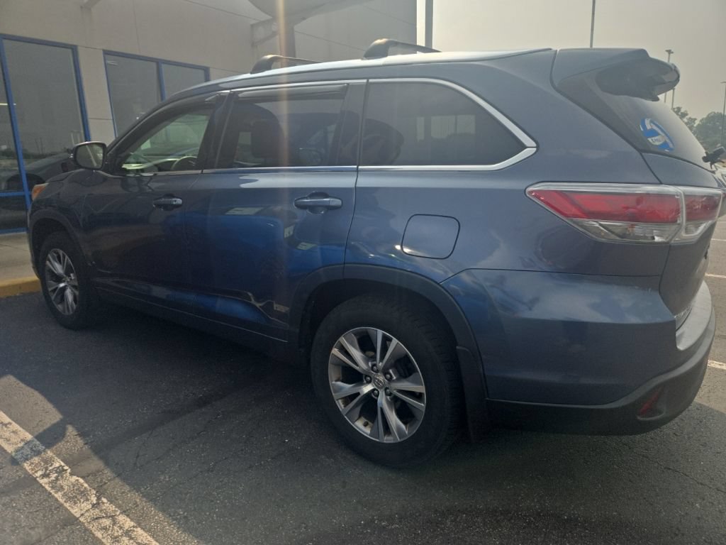 Used 2015 Toyota Highlander XLE AWD/4WD image 10