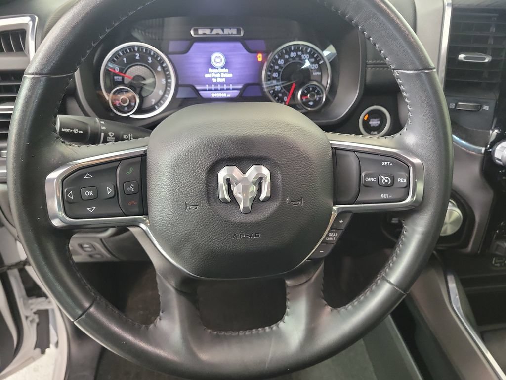 Used 2024 RAM 1500 Laramie AWD/4WD image 15