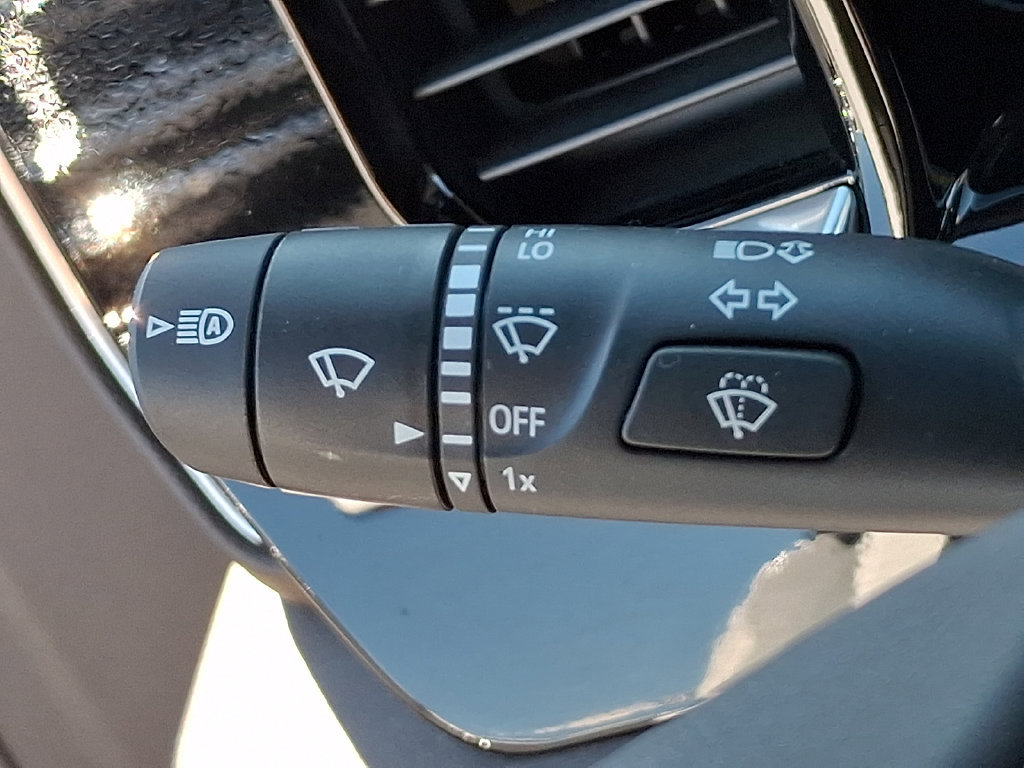 Used 2022 Chevrolet Silverado 1500 LT RWD image 25