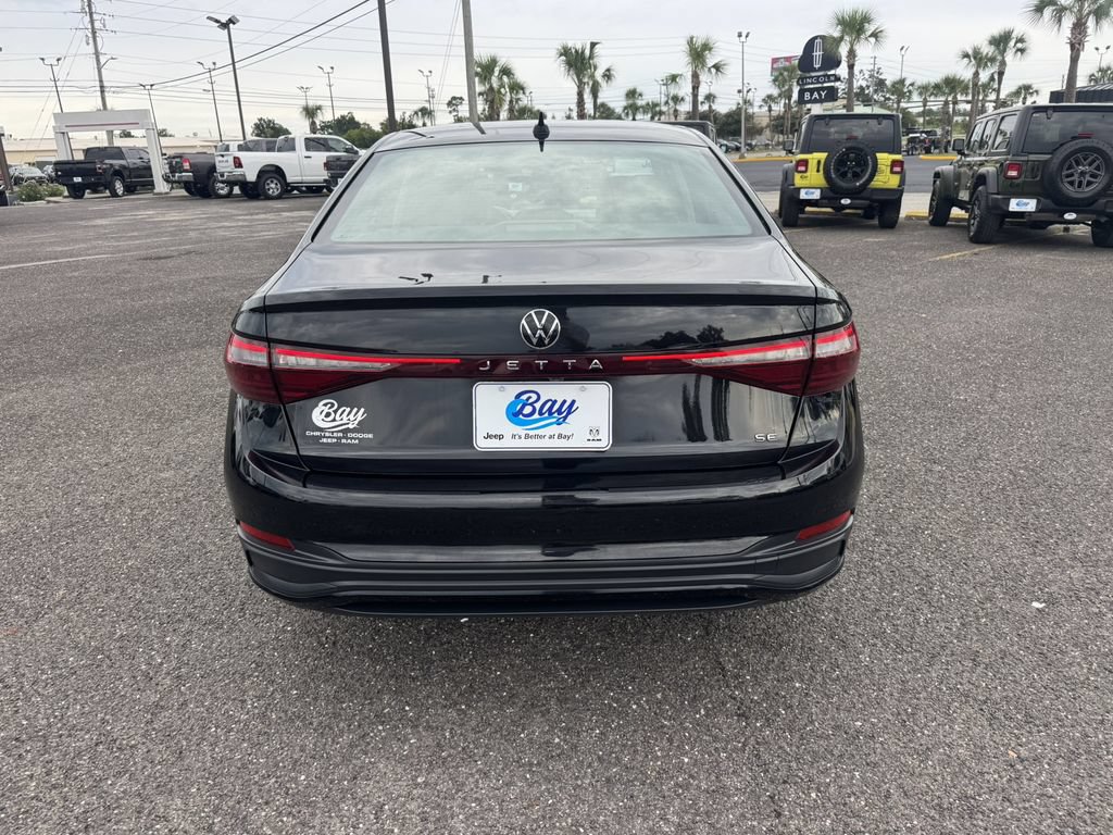 Used 2025 Volkswagen Jetta SE FWD image 5