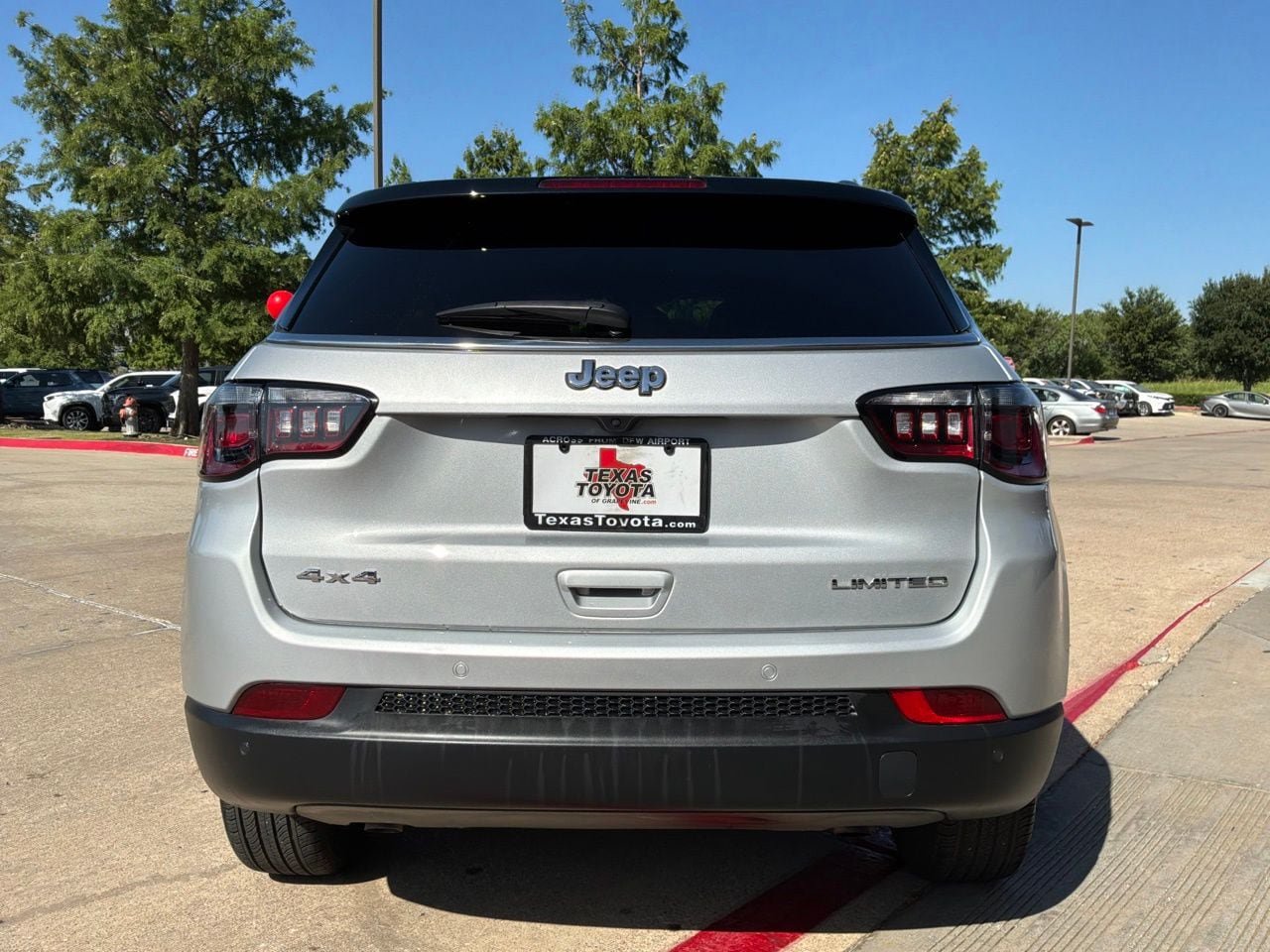 Used 2025 Jeep Compass Limited AWD/4WD image 7