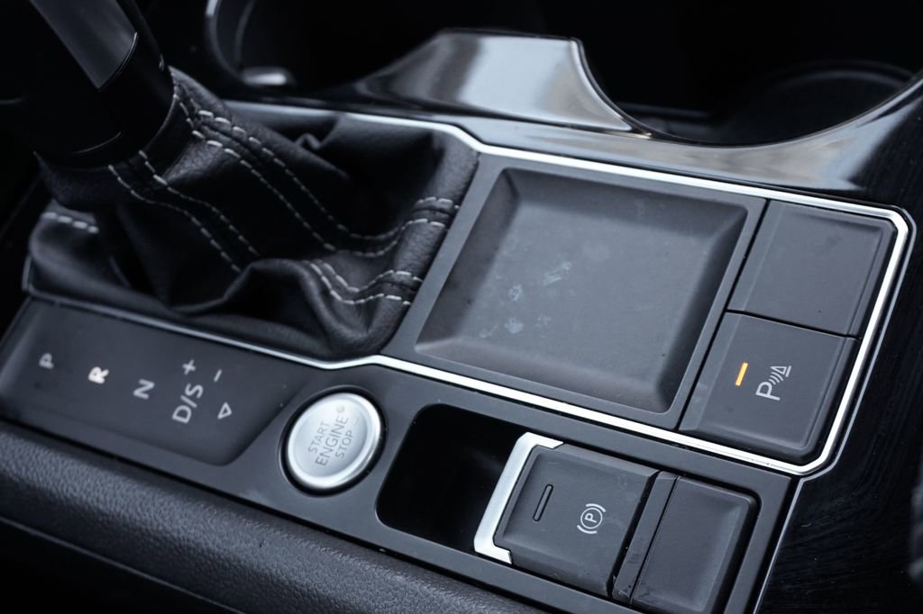 Used 2023 Volkswagen Atlas Cross Sport SE image 33