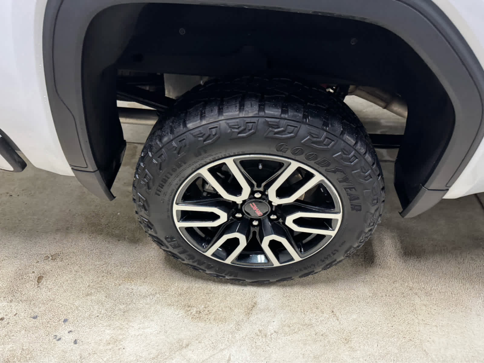 Certified 2025 GMC Sierra 1500 AT4 w/ AT4 Premium Package image 12