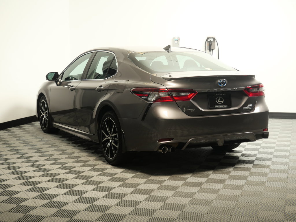 Used 2023 Toyota Camry SE w/ Cold Weather Package FWD image 7