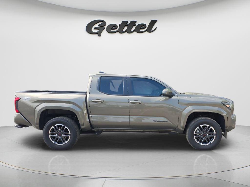Used 2025 Toyota Tacoma TRD Sport image 3