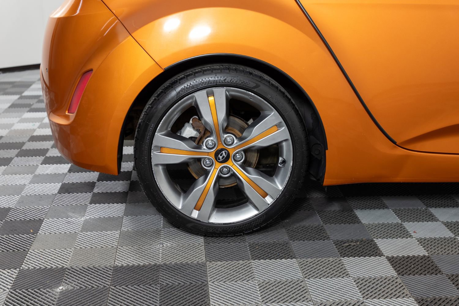 Used 2012 Hyundai Veloster w/ Style Pkg image 32