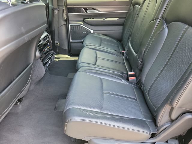 Used 2024 Jeep Wagoneer Series II w/ Flexible Seating Group RWD image 16