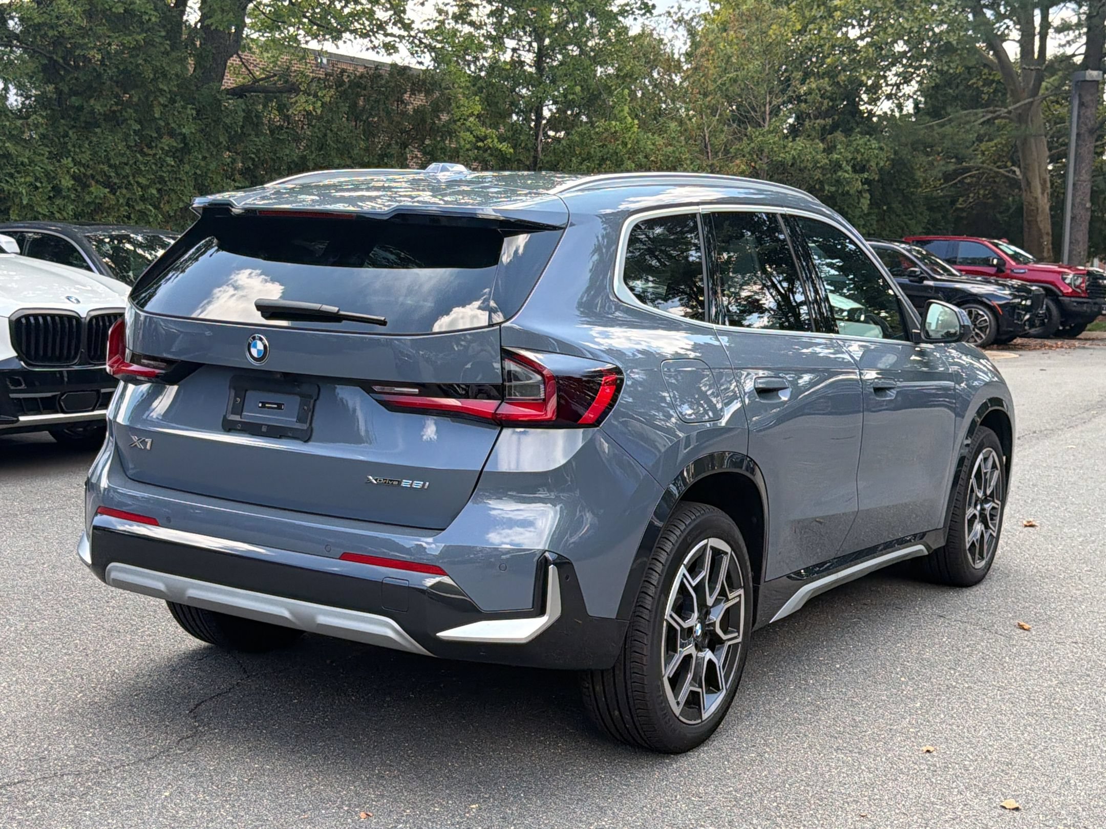 Certified 2025 BMW X2 xDrive28i AWD/4WD image 9