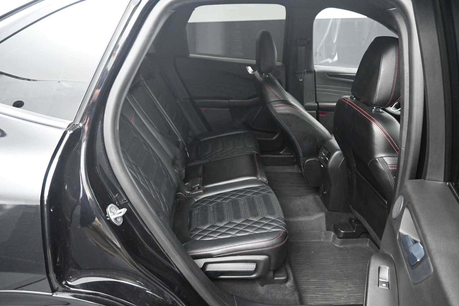 Used 2023 Ford Escape ST-Line Elite w/ Premium Technology Package AWD/4WD image 11