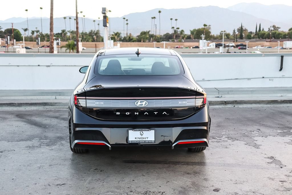 Used 2024 Hyundai Sonata SEL w/ Convenience Package FWD image 8
