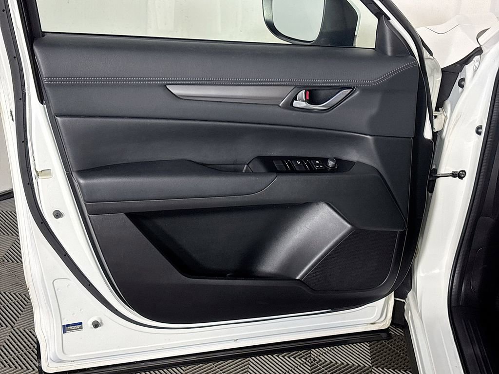 Used 2017 MAZDA CX-5 Touring image 10