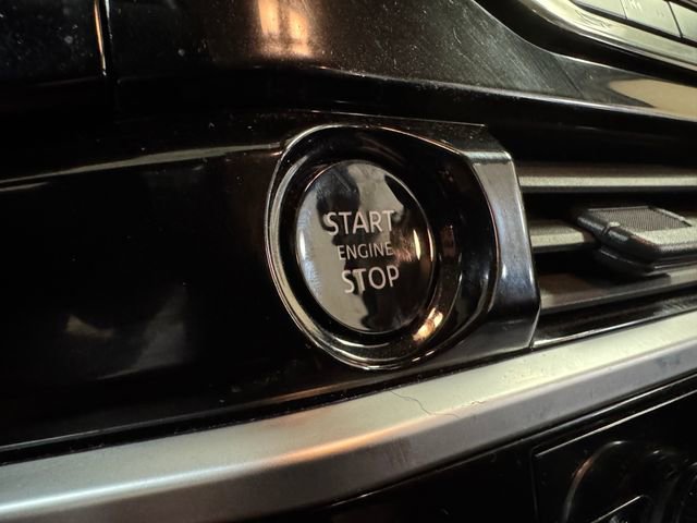 Used 2025 Nissan Pathfinder SV AWD/4WD image 11