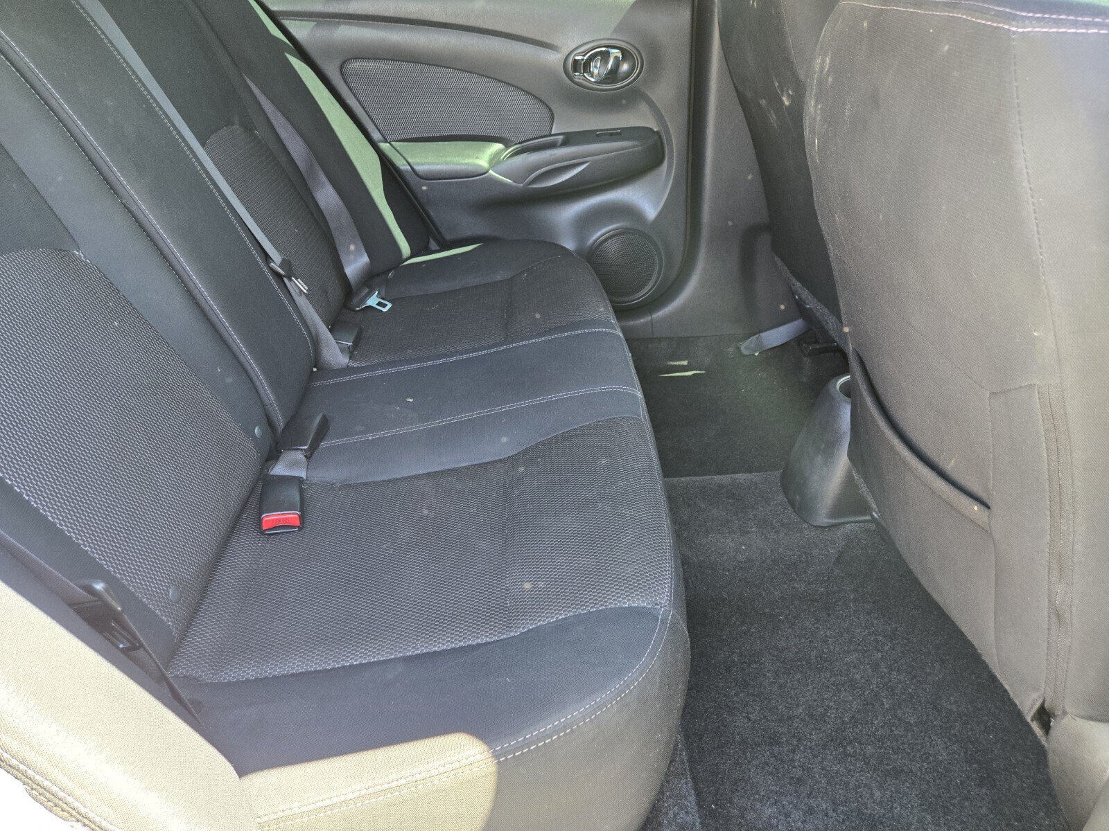Used 2016 Nissan Versa SV FWD image 11