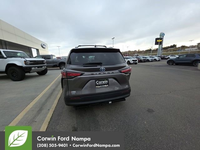 Used 2022 Toyota Sienna LE image 7