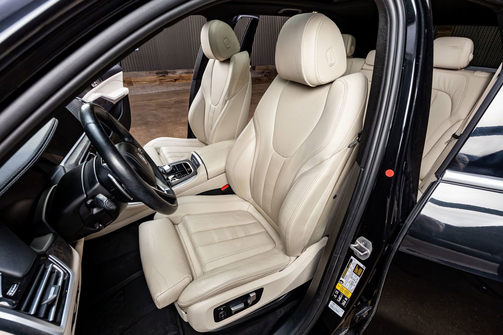 Used 2022 BMW X5 xDrive40i w/ Executive Package image 25