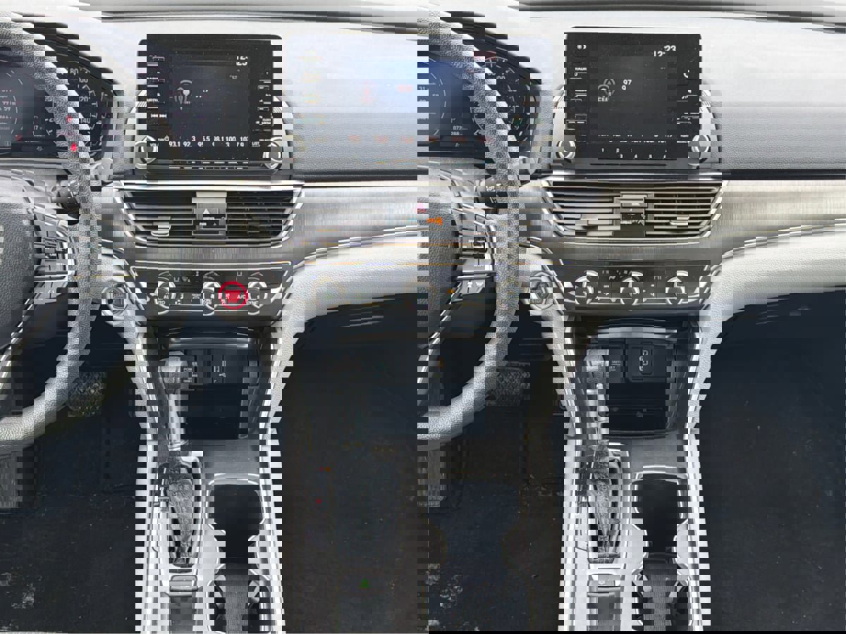 Used 2018 Honda Accord LX image 15