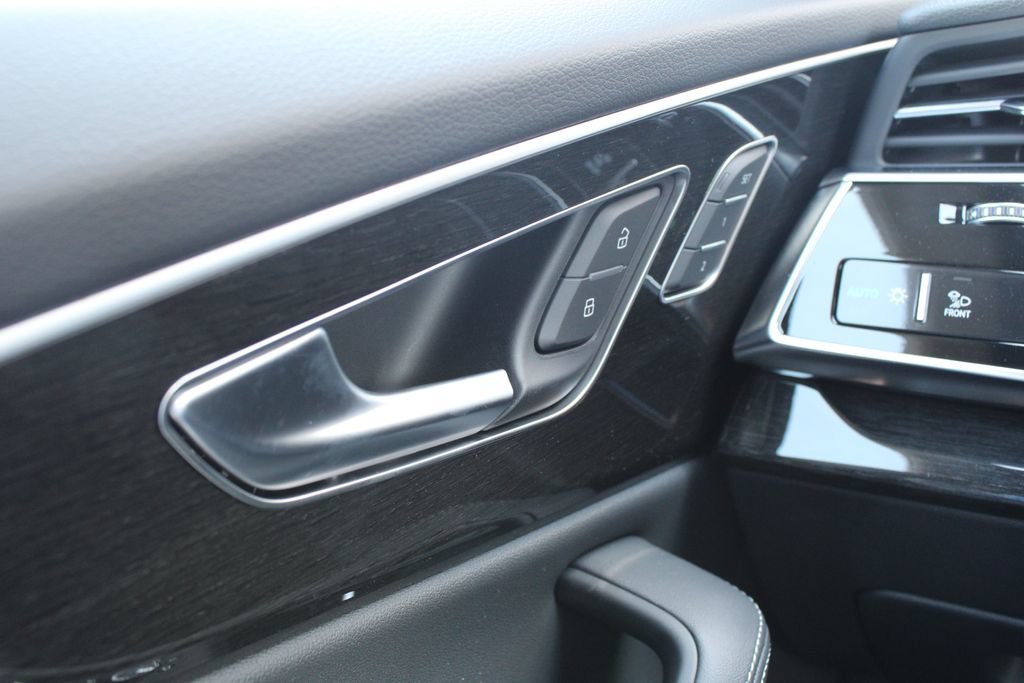 New 2026 Audi Q8 Premium Plus AWD/4WD image 7