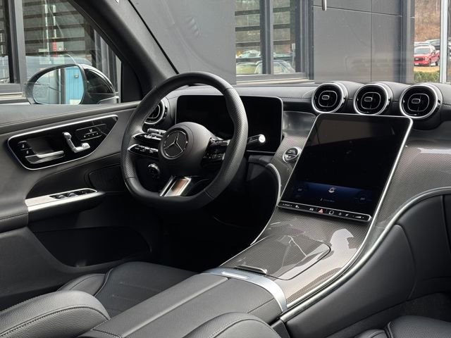 Used 2025 Mercedes-Benz GLC 300 4MATIC image 53