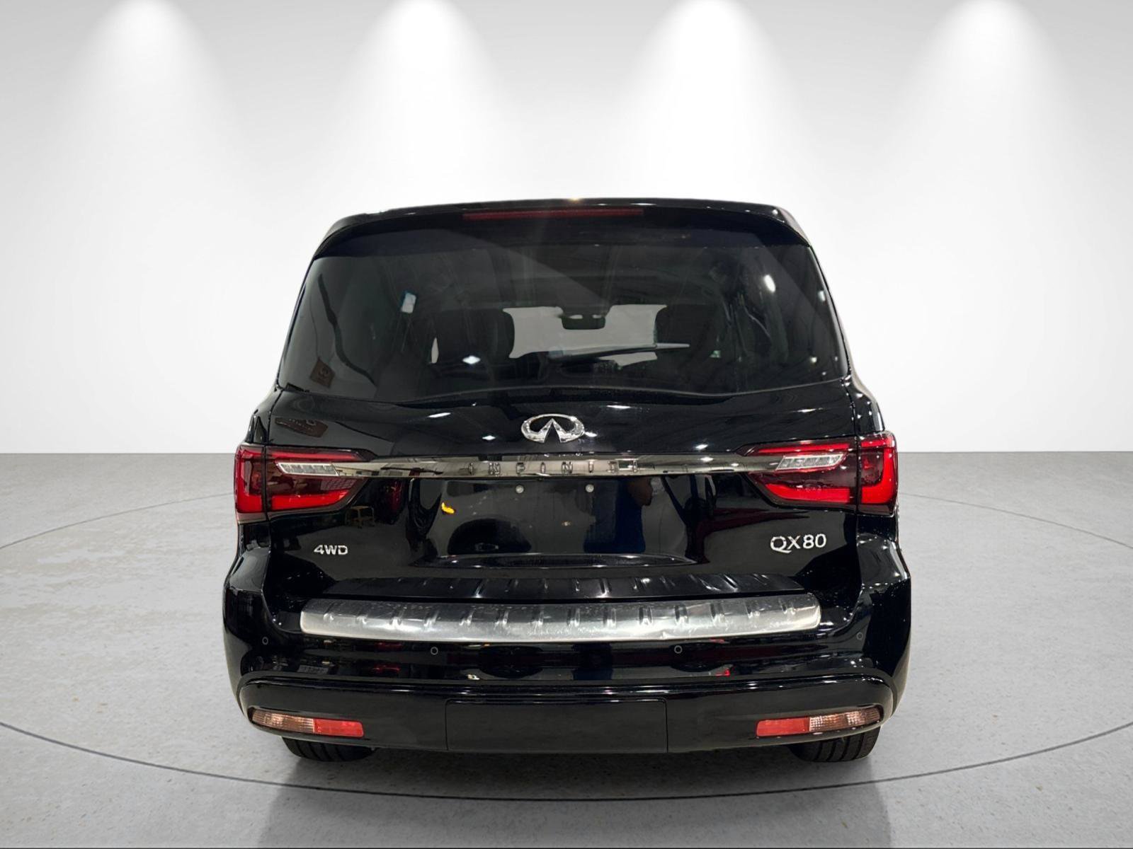 Used 2023 INFINITI QX80 Premium Select w/ Cargo Package AWD/4WD image 4