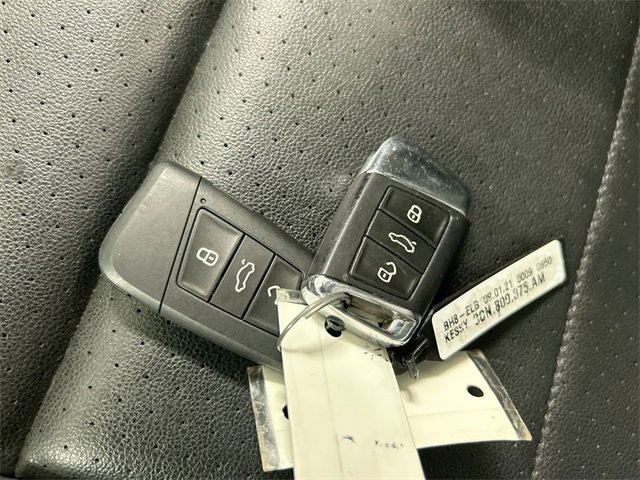 Used 2021 Volkswagen Atlas Cross Sport SE image 17