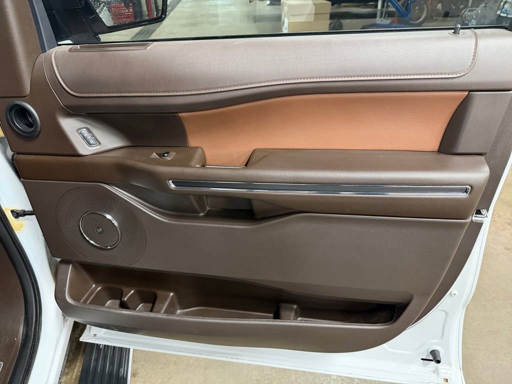 Used 2023 Ford Expedition Max King Ranch AWD/4WD image 16