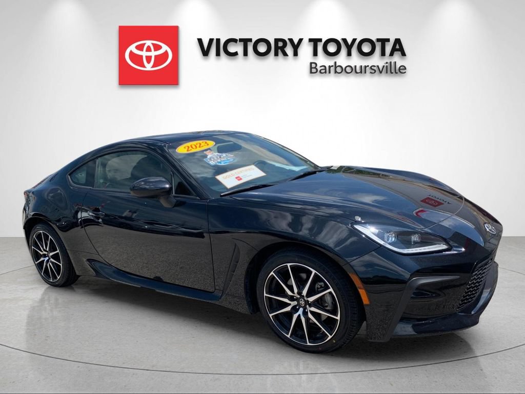 Used 2023 Toyota GR86 RWD image 5