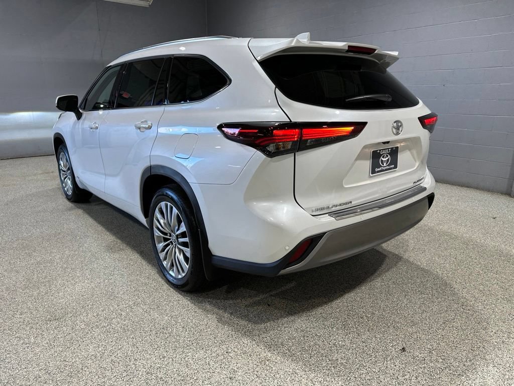 Certified 2026 Toyota Highlander Platinum AWD/4WD image 6