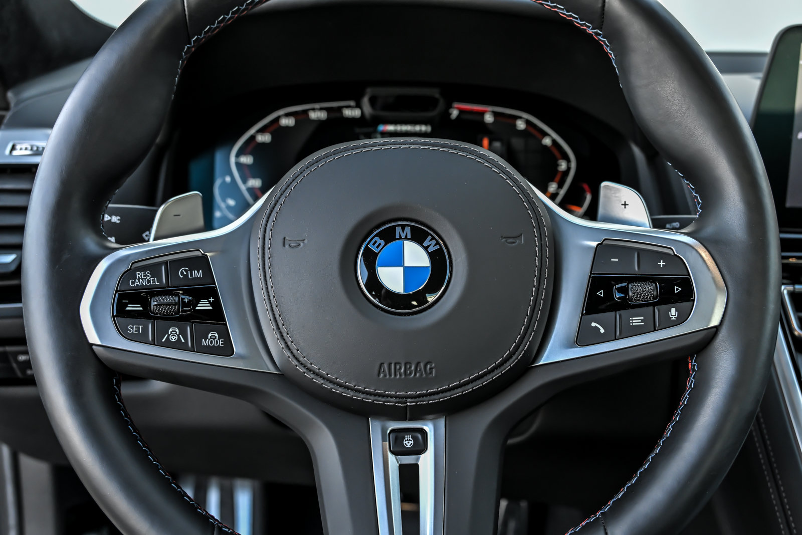 Used 2024 BMW M850i xDrive Coupe AWD/4WD image 29