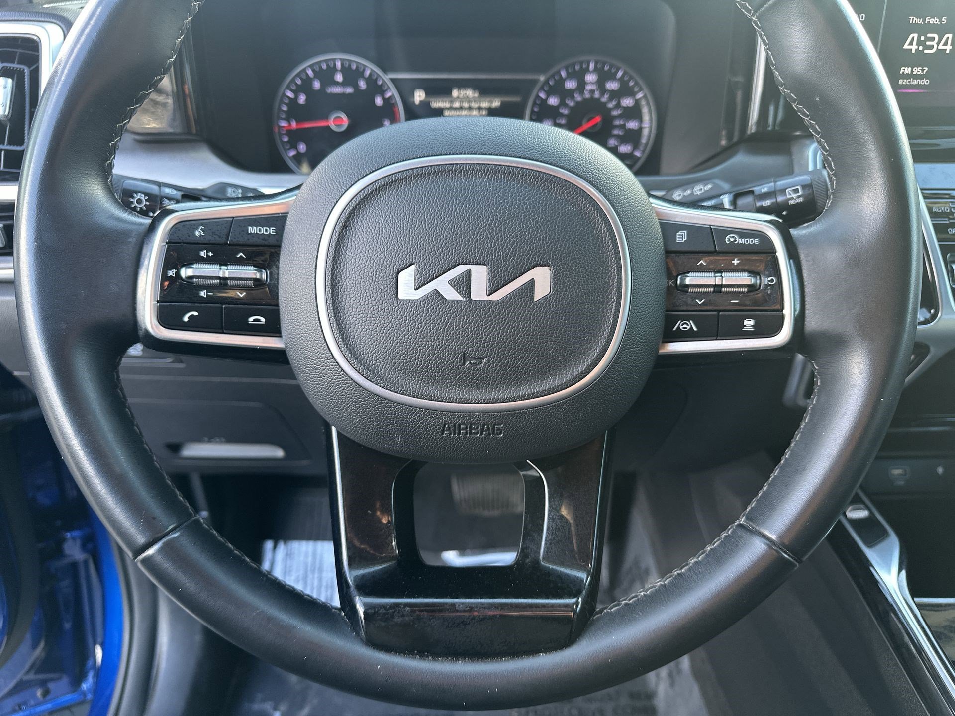 Used 2022 Kia Sorento SX image 11